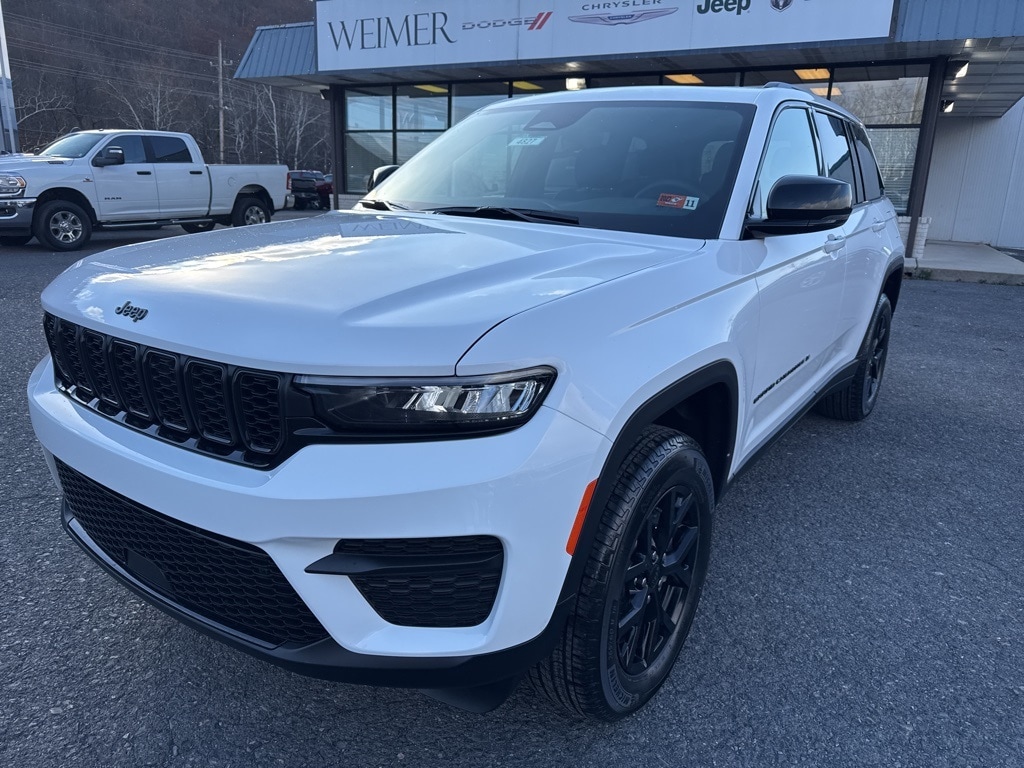 2025 Jeep Grand Cherokee Altitude's photo