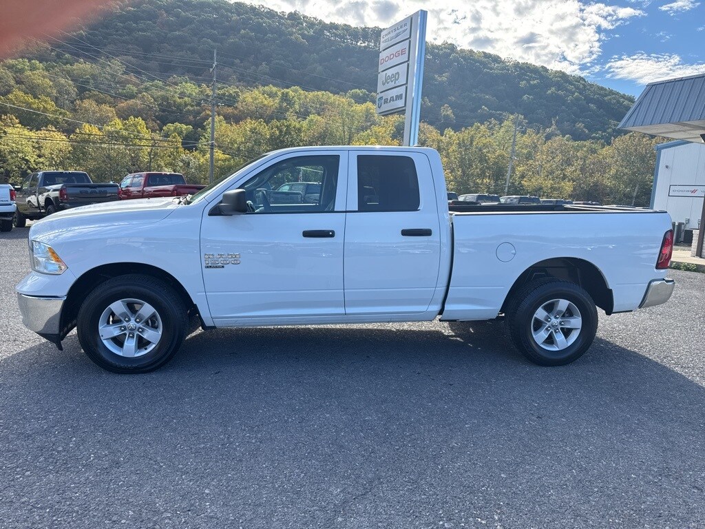 2024 Ram 1500 Classic SLT photo 4