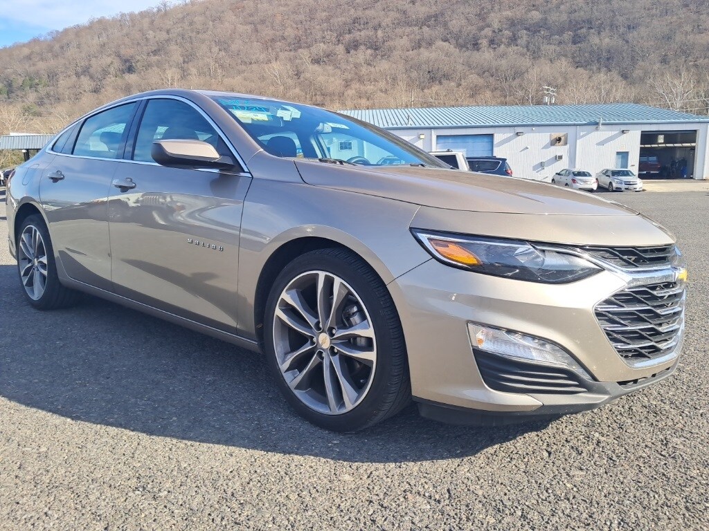 2023 Chevrolet Malibu 1LT photo 3
