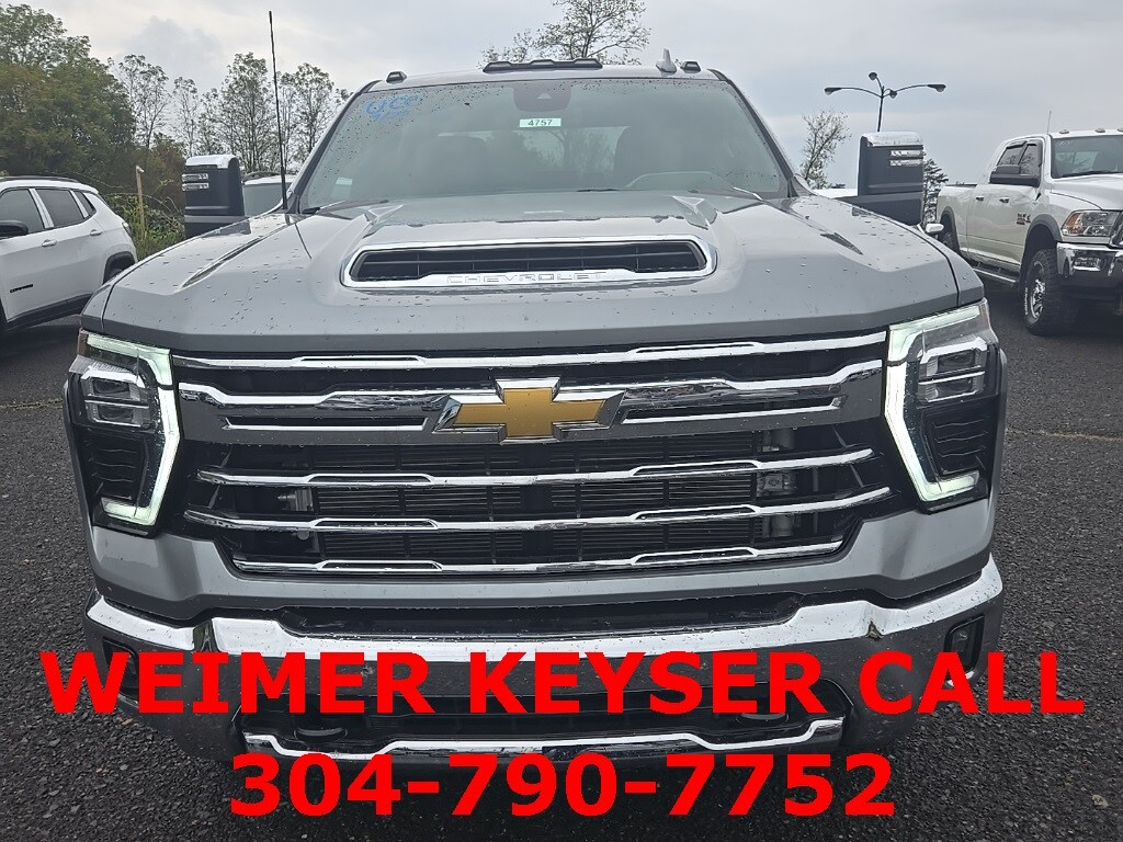 2024 Chevrolet Silverado 3500HD LTZ photo 2