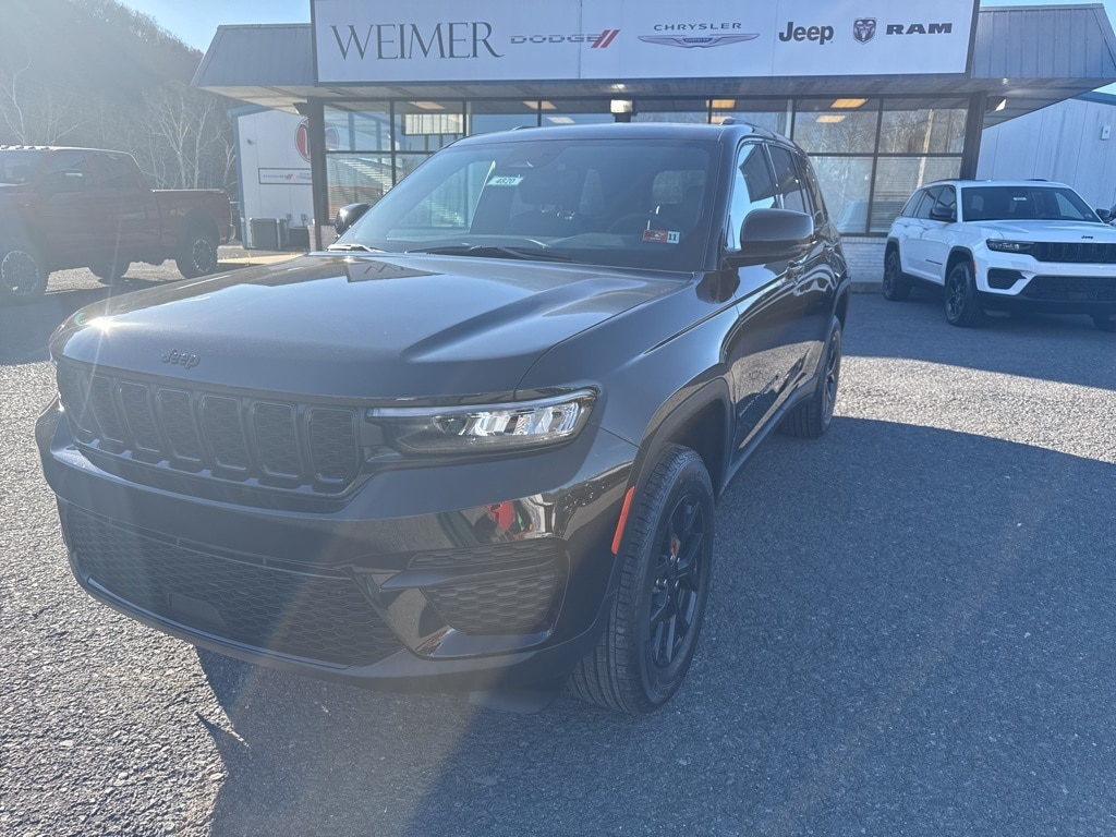 2025 Jeep Grand Cherokee Altitude's photo