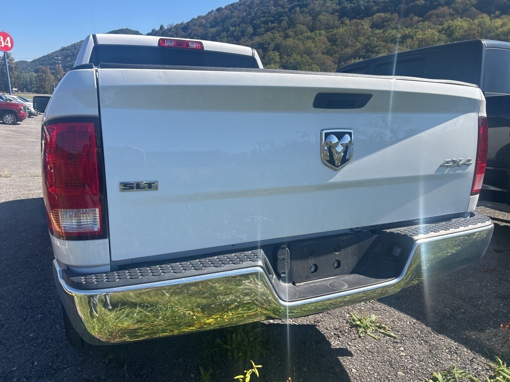 2024 Ram 1500 Classic SLT photo 4