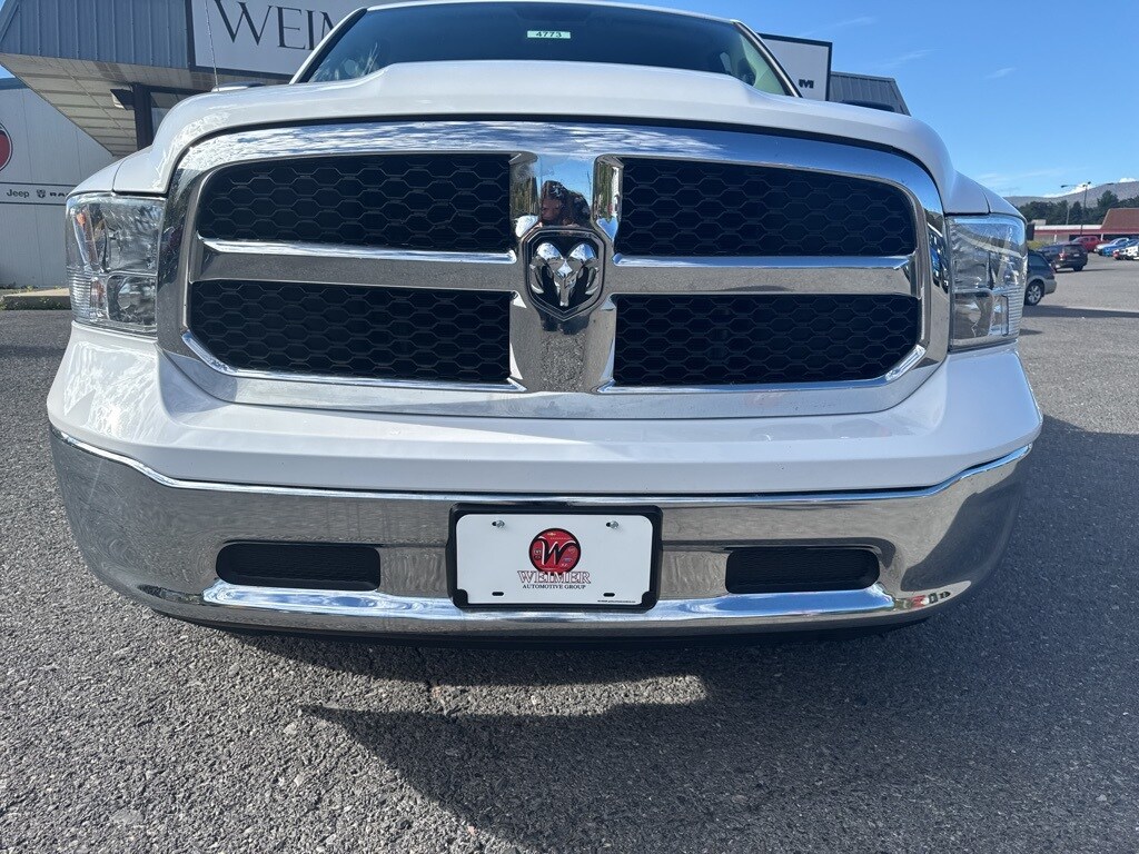 2024 Ram 1500 Classic SLT photo 3