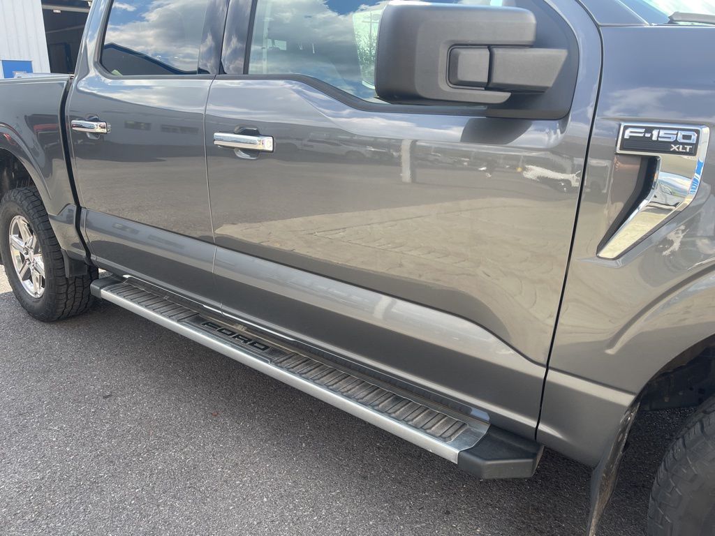 2025 Ford F-150 XLT photo 3