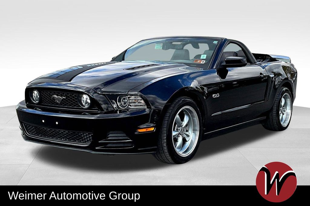 2013 Ford Mustang GT Premium's photo