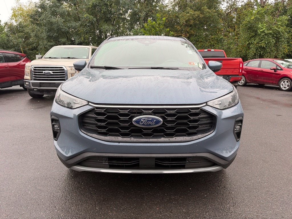 Used 2025 Ford Escape ST-Line Select SUV