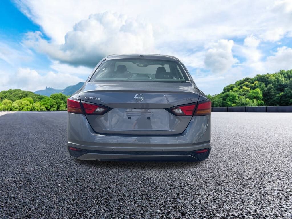Used 2024 Nissan Altima 2.5 SV Sedan