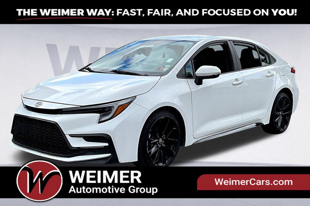 2024 Toyota Corolla SE's photo