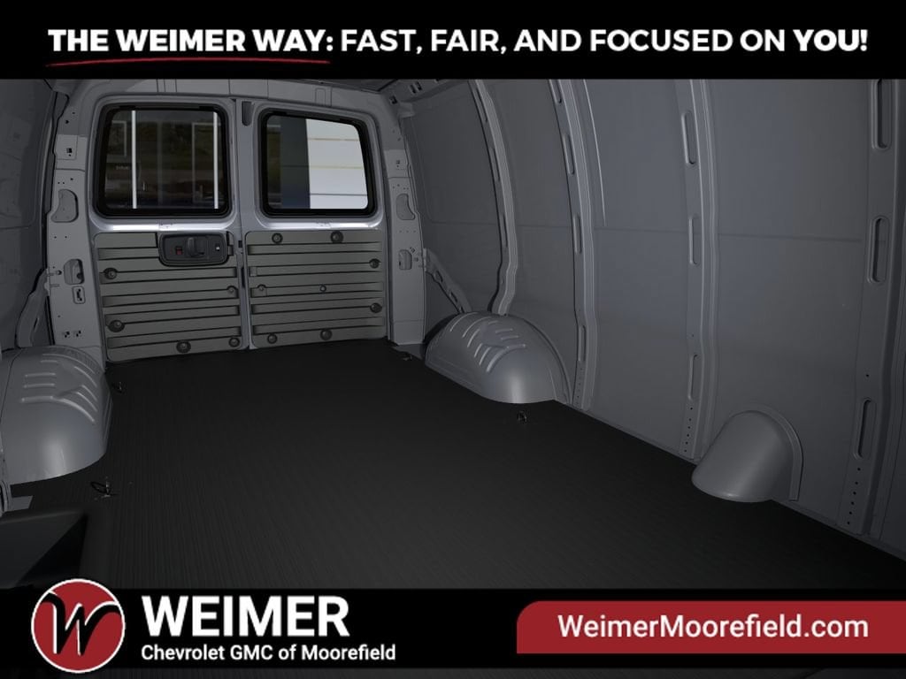 2025 GMC Savana Cargo Work Van - Photo 17