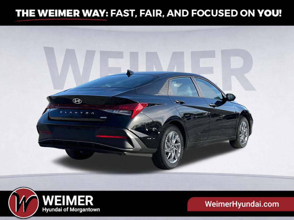 2025 Hyundai Elantra Blue - Photo 7
