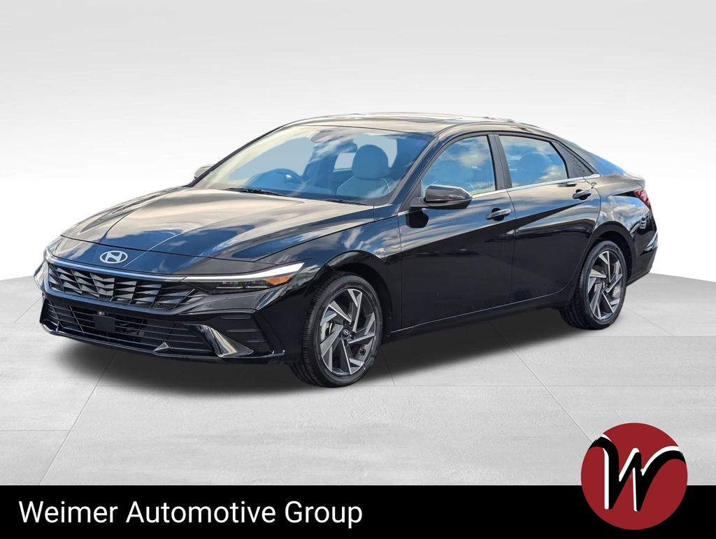 2024 Hyundai Elantra Limited's photo