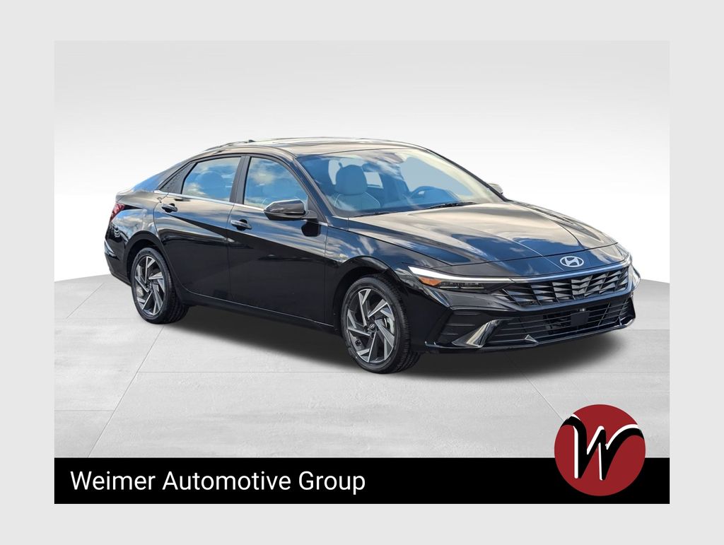 2024 Hyundai Elantra Limited's photo