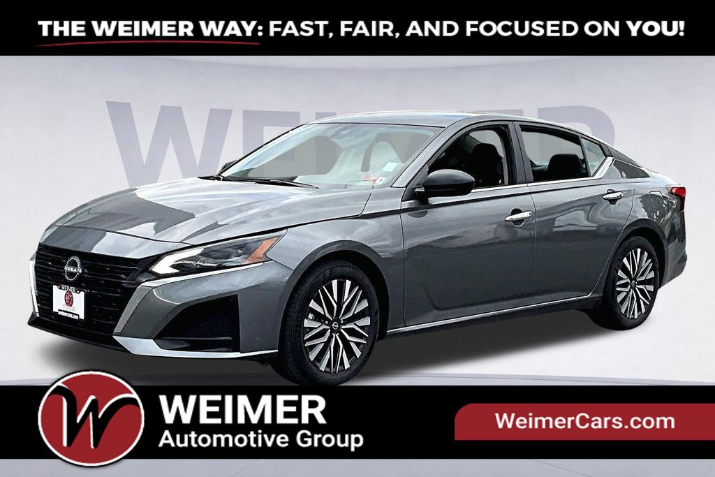 2024 Nissan Altima SV's photo