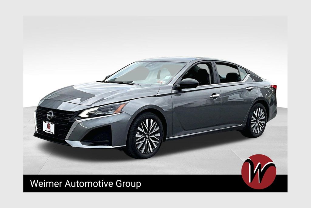 2024 Nissan Altima SV's photo