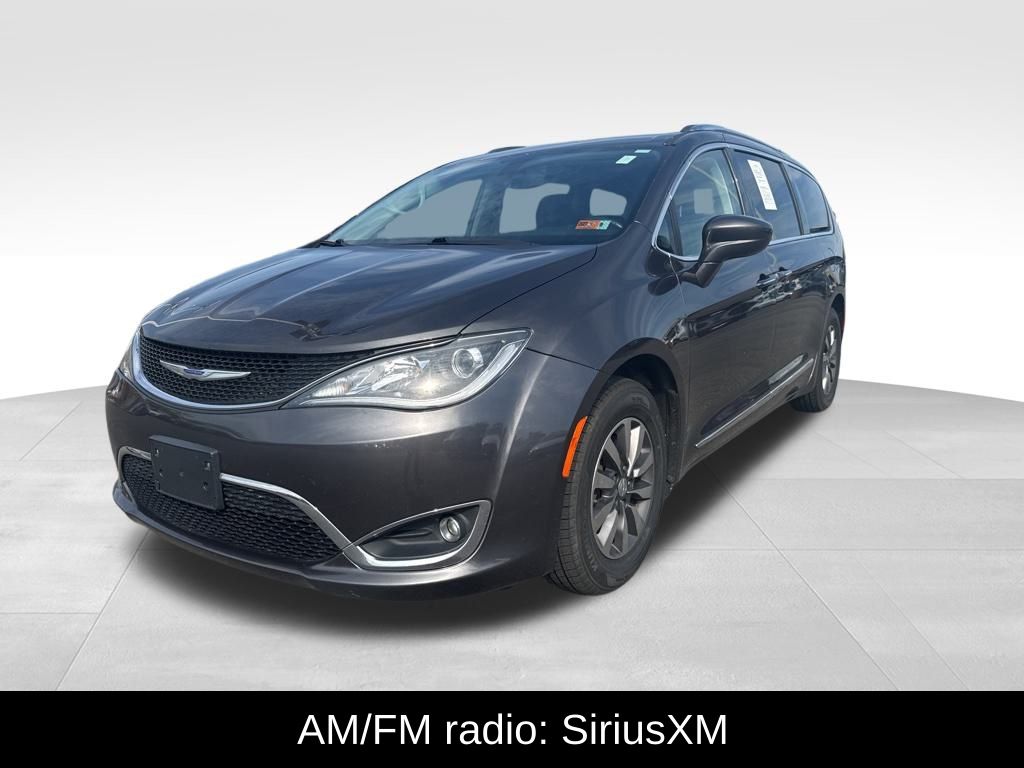 2020 Chrysler Pacifica Touring Plus photo 3