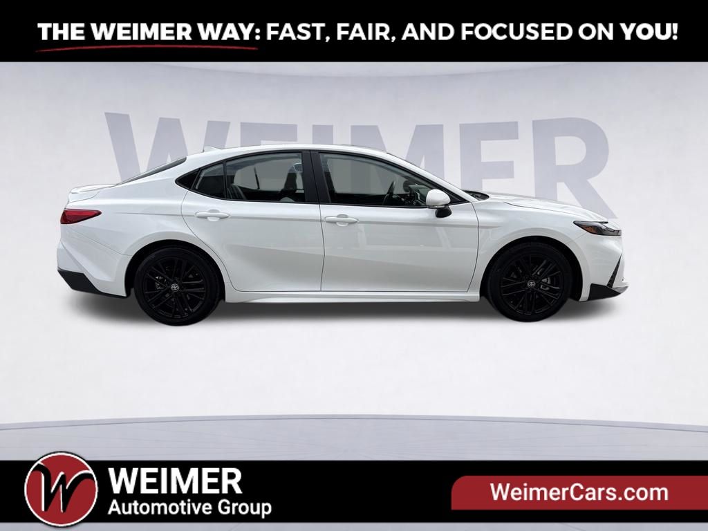 2026 Toyota Camry SE - Photo 8