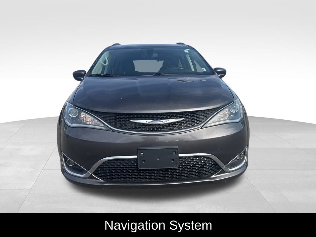 2020 Chrysler Pacifica Touring Plus photo 2