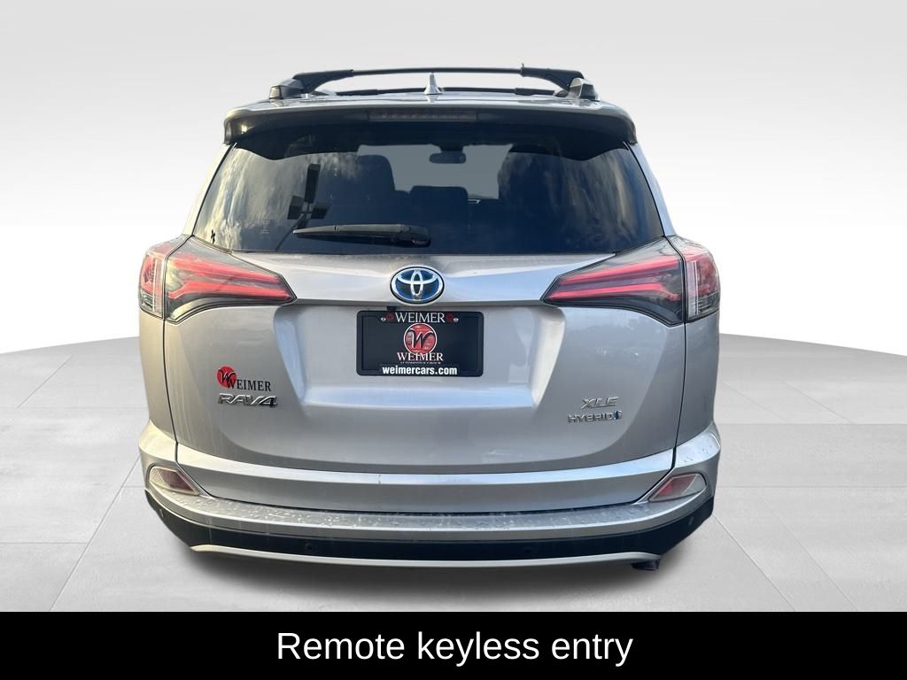 2018 Toyota RAV4 Hybrid XLE photo 3