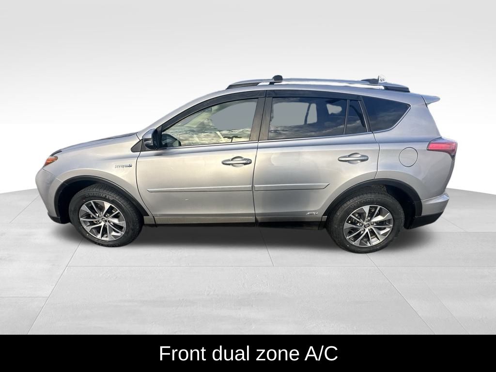 2018 Toyota RAV4 Hybrid XLE photo 2