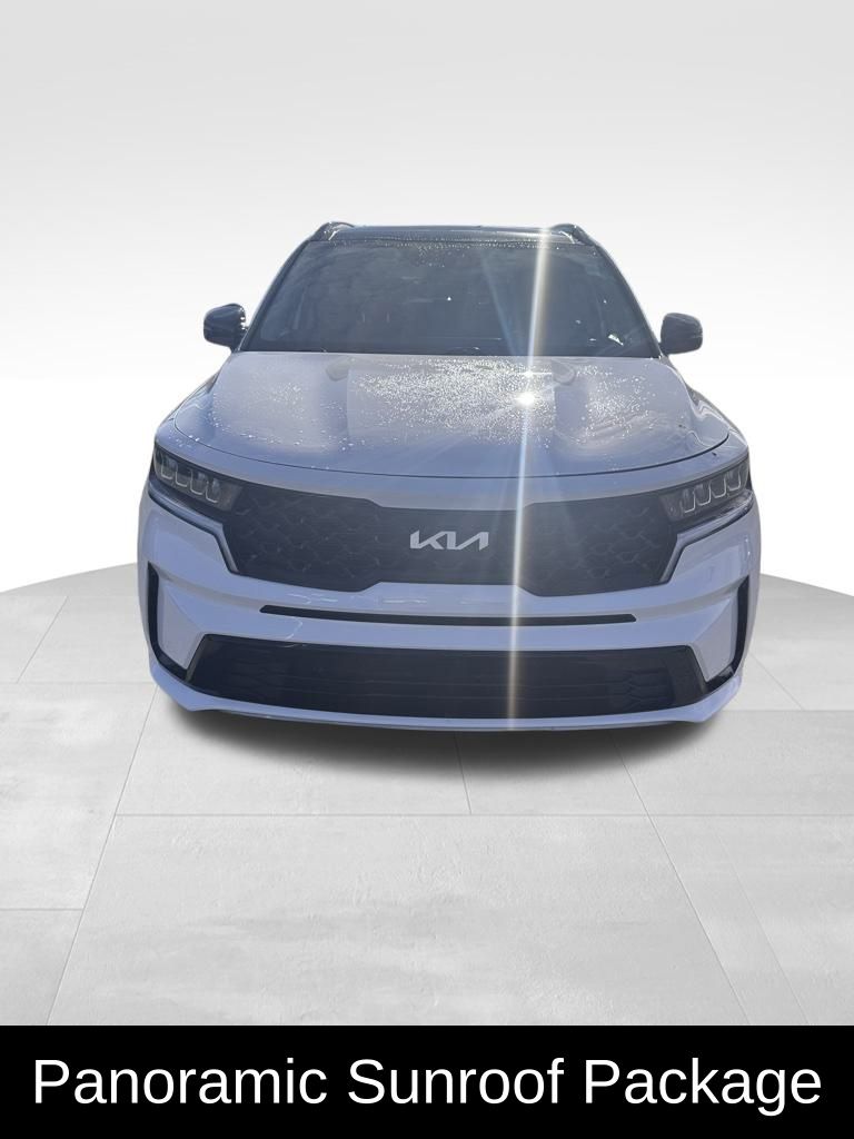 2023 Kia Sorento S photo 2