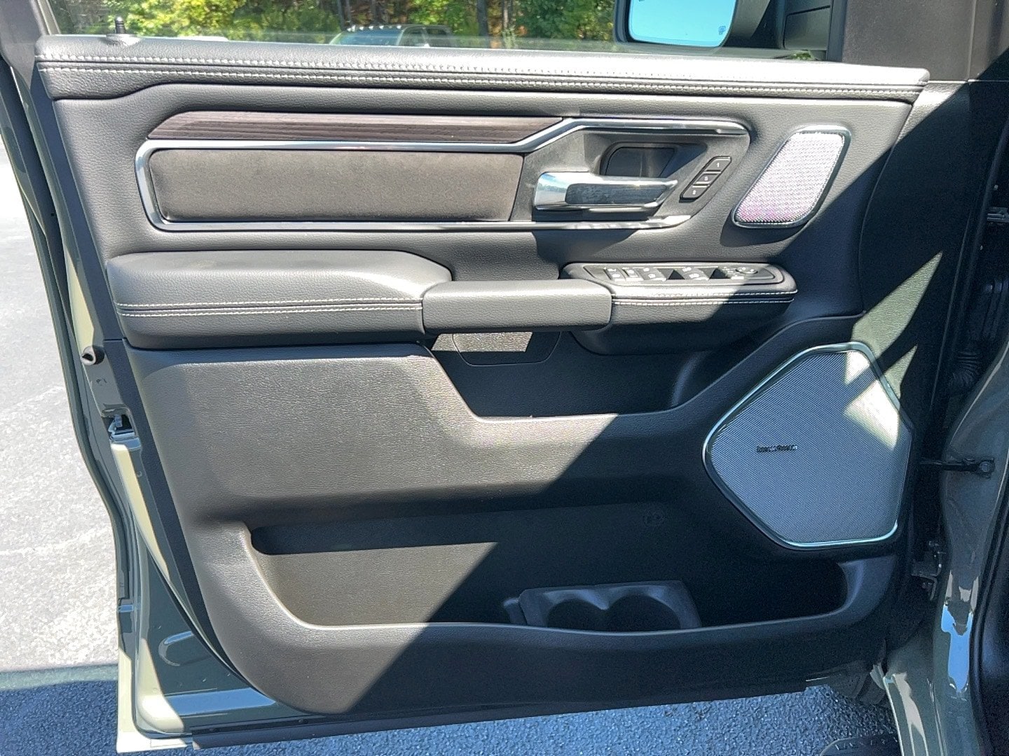2026 RAM 1500 Laramie - Photo 15