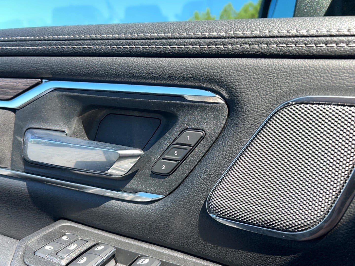 2026 RAM 1500 Laramie - Photo 16