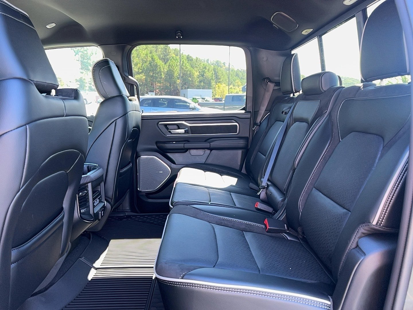 2026 RAM 1500 Laramie - Photo 33