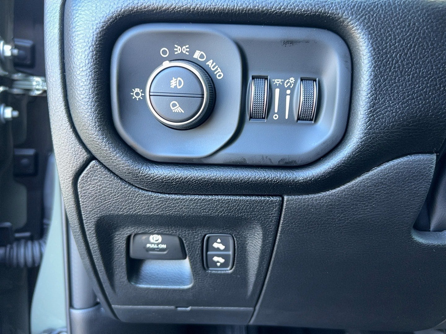 2026 RAM 1500 Laramie - Photo 20
