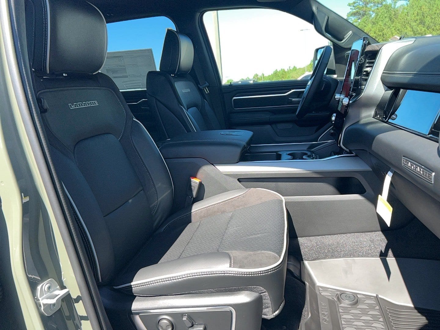 2026 RAM 1500 Laramie - Photo 30
