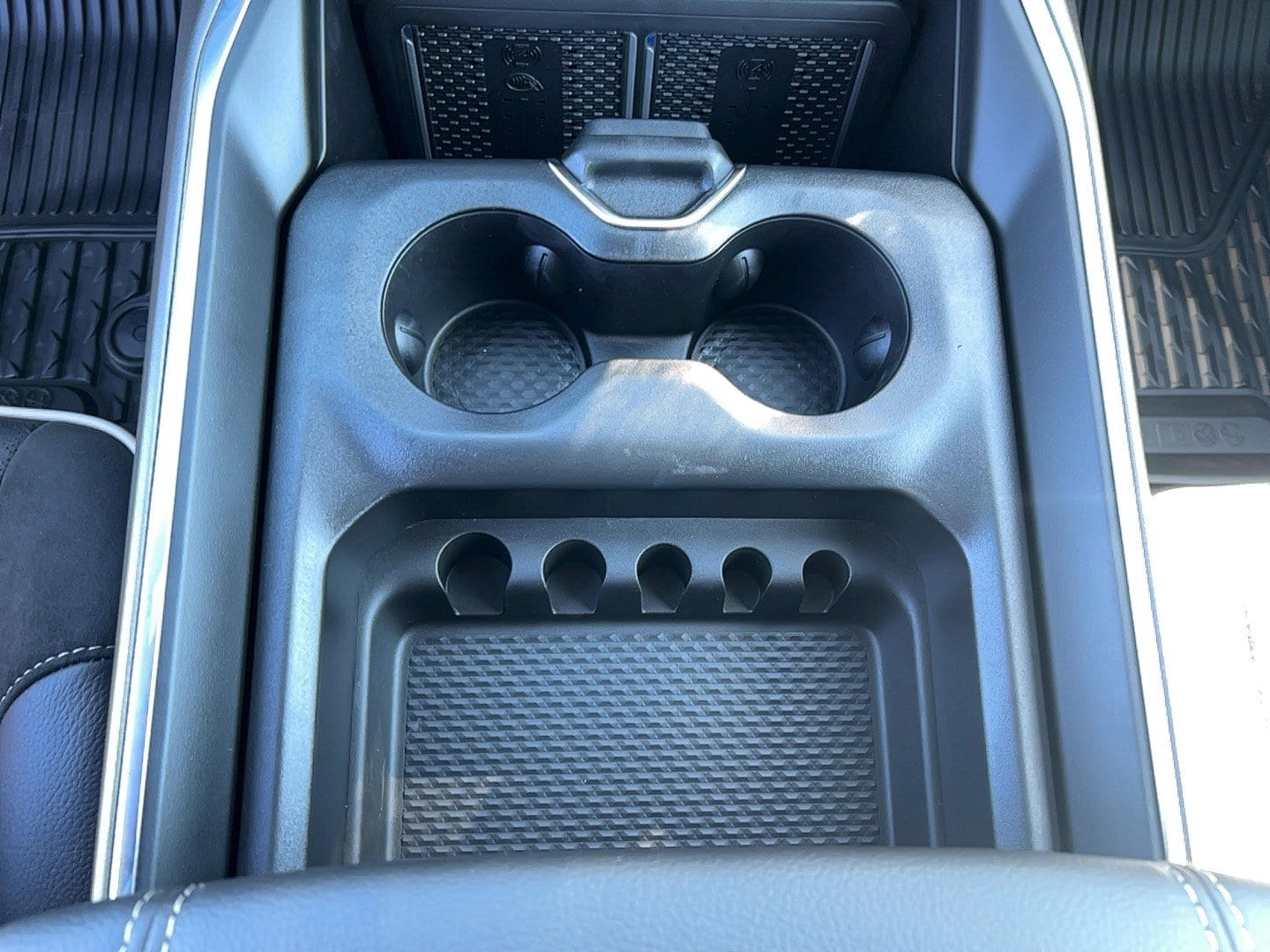 2026 RAM 1500 Laramie - Photo 24