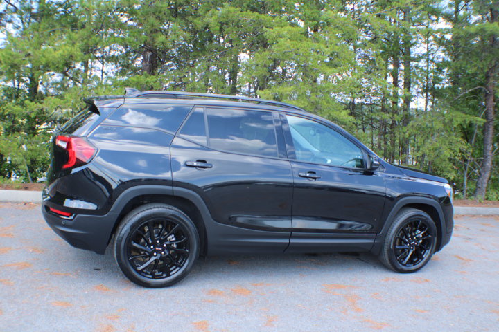 Used 2024 GMC Terrain SLT SUV
