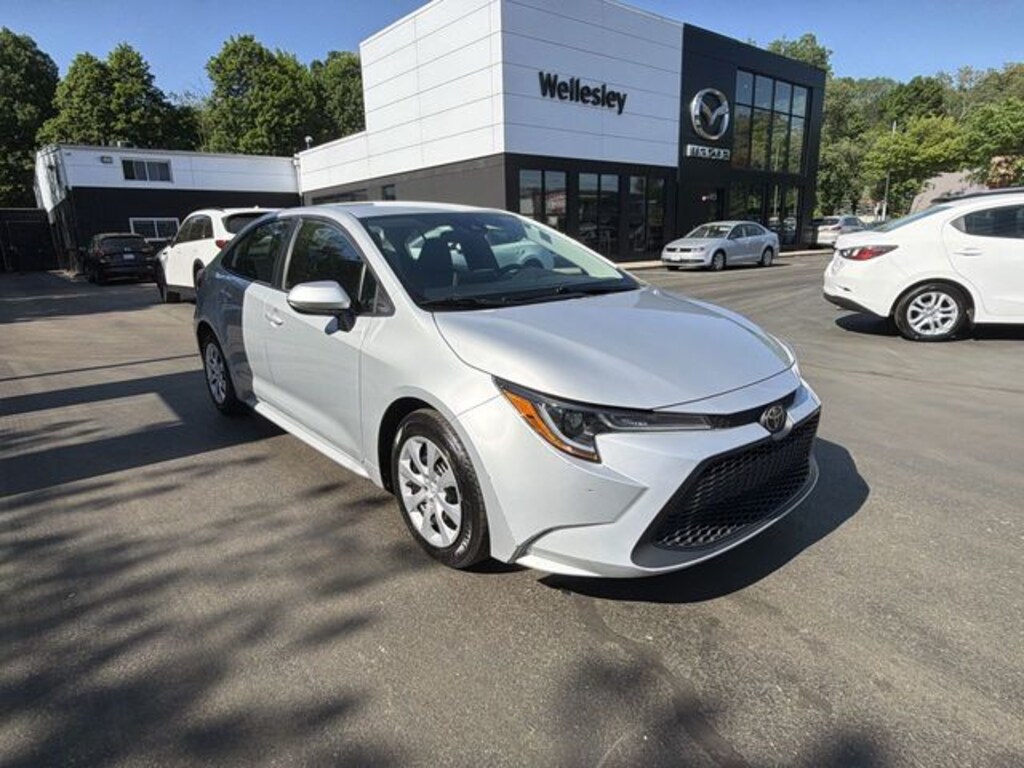 Used 2020 Toyota Corolla LE Sedan