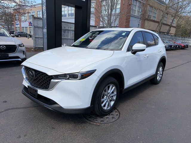 2023 Mazda CX-5 S Preferred package Auto AWD's photo