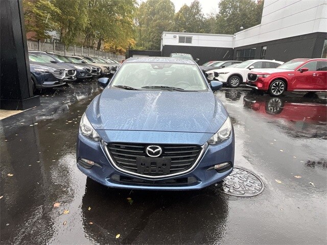 2017 Mazda Mazda3 Touring photo 3