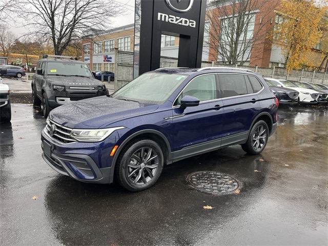 2022 Volkswagen Tiguan SE's photo