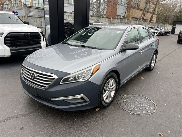 2015 Hyundai Sonata SE photo 4