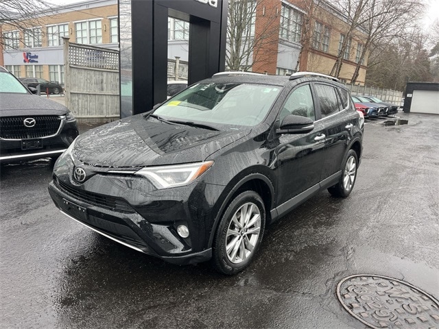 2017 Toyota RAV4 Limited's photo