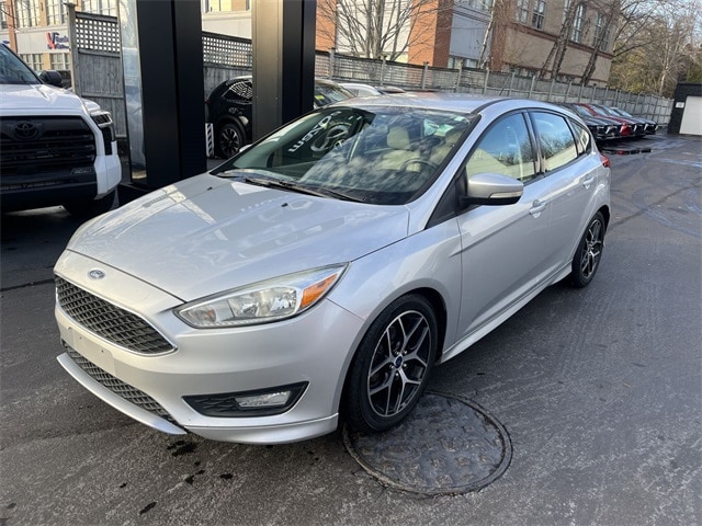 2015 Ford Focus SE's photo