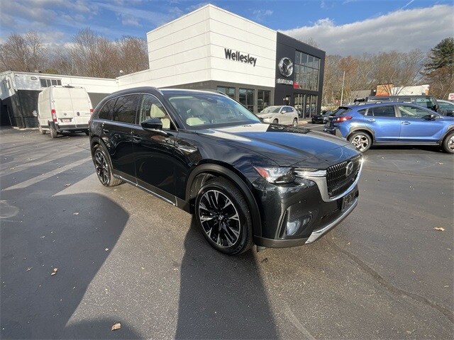 2024 Mazda CX-90 Premium photo 2