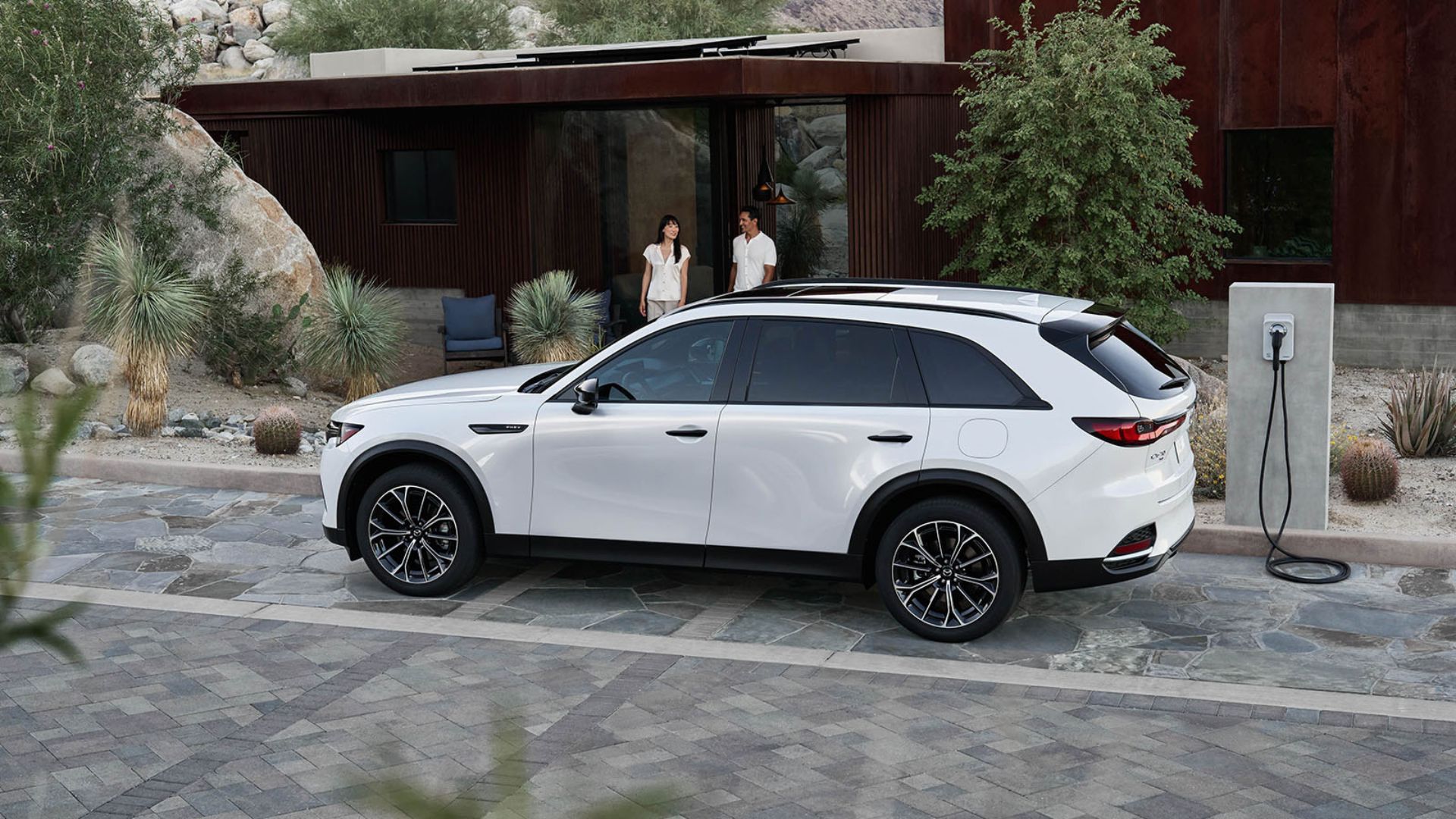 2025-cx70-phev-galleryexpanded-image-007.jpg