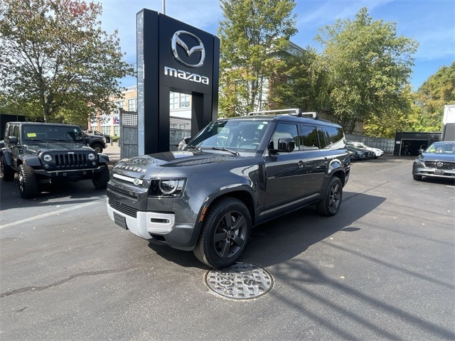 2023 Land Rover Defender SE