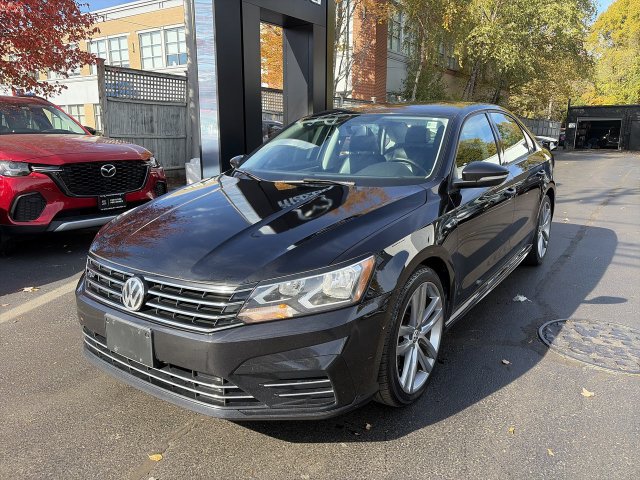 2018 Volkswagen Passat R-Line