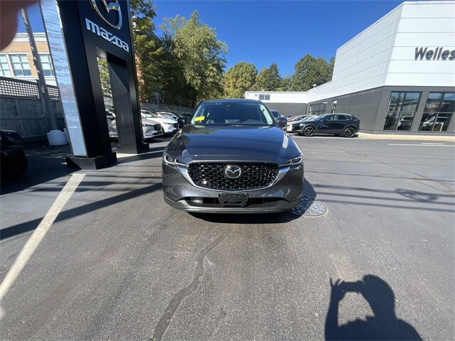 2022 Mazda CX-5 2.5 Select photo 3