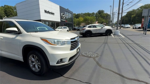 Used 2015 Toyota Highlander LE Plus with VIN 5TDBKRFH9FS180878 for sale in Wellesley, MA