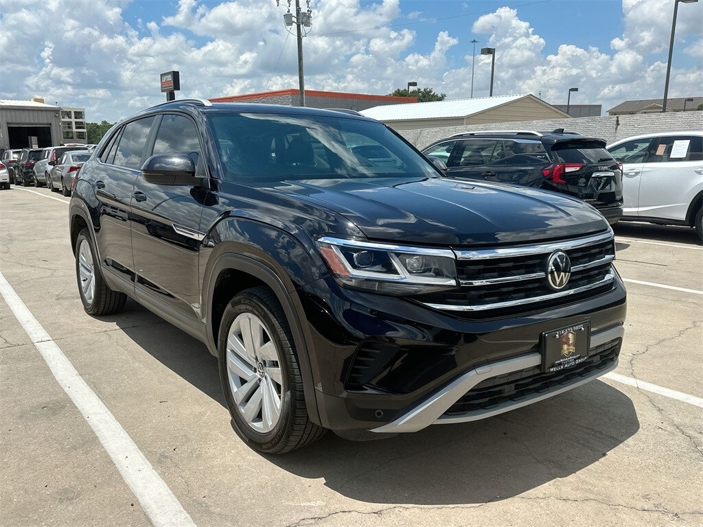 2021 Volkswagen Atlas Cross Sport SE Technology photo 3