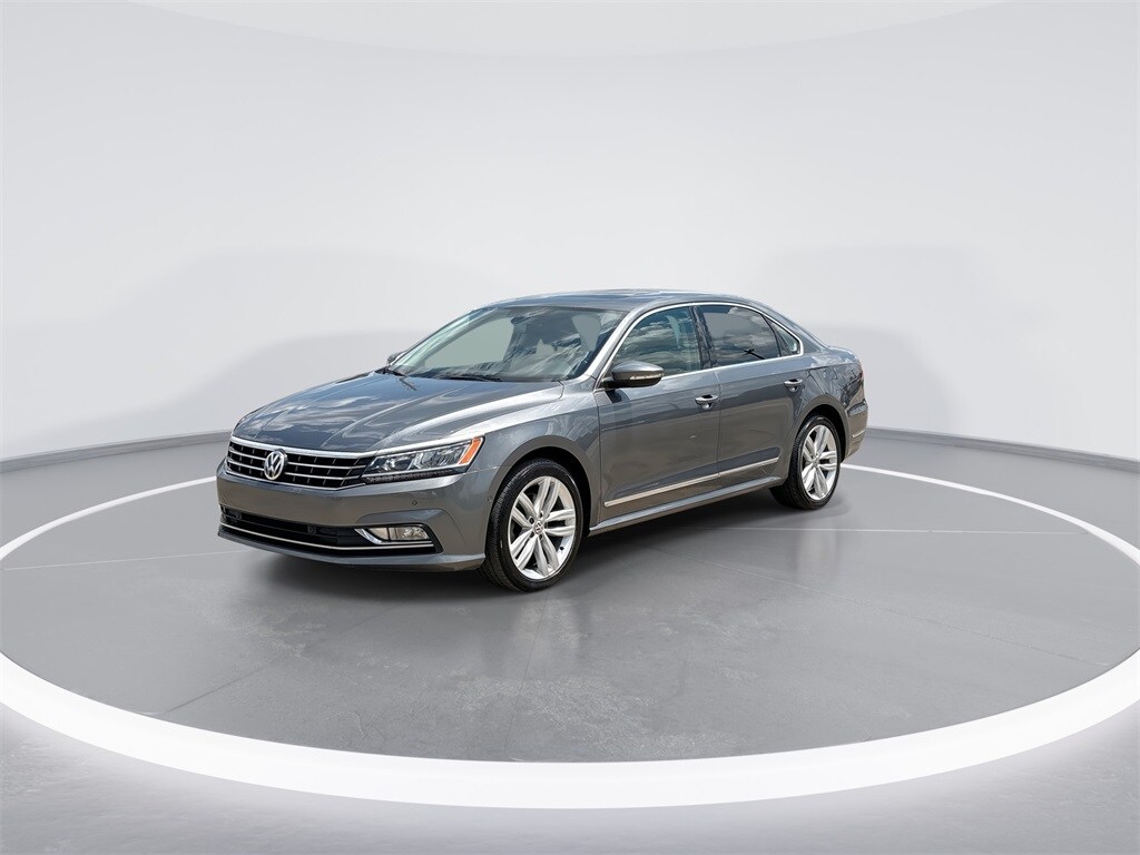 2018 Volkswagen Passat 2.0T SEL Premium photo 4