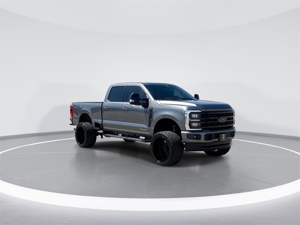 2024 Ford F-250 Lariat photo 2