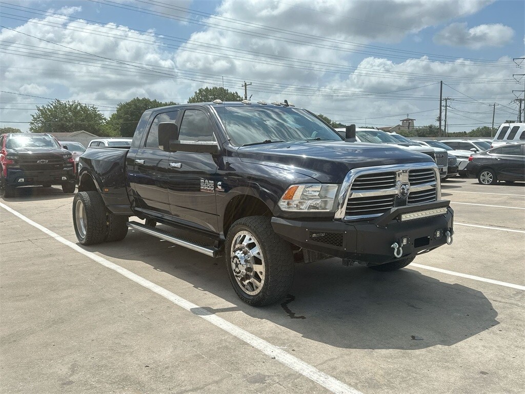 2018 Ram 3500 SLT photo 3
