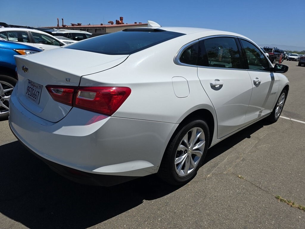 2023 Chevrolet Malibu 1LT photo 2