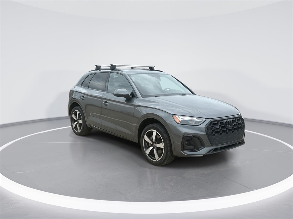 2022 Audi Q5 45 S line Premium photo 2